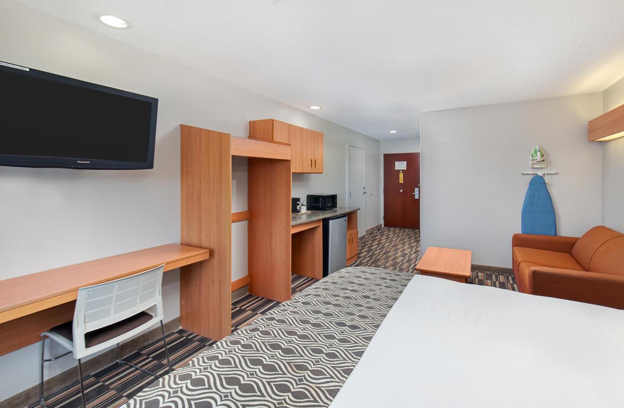 Microtel And By Wyndham - Cordova 2*