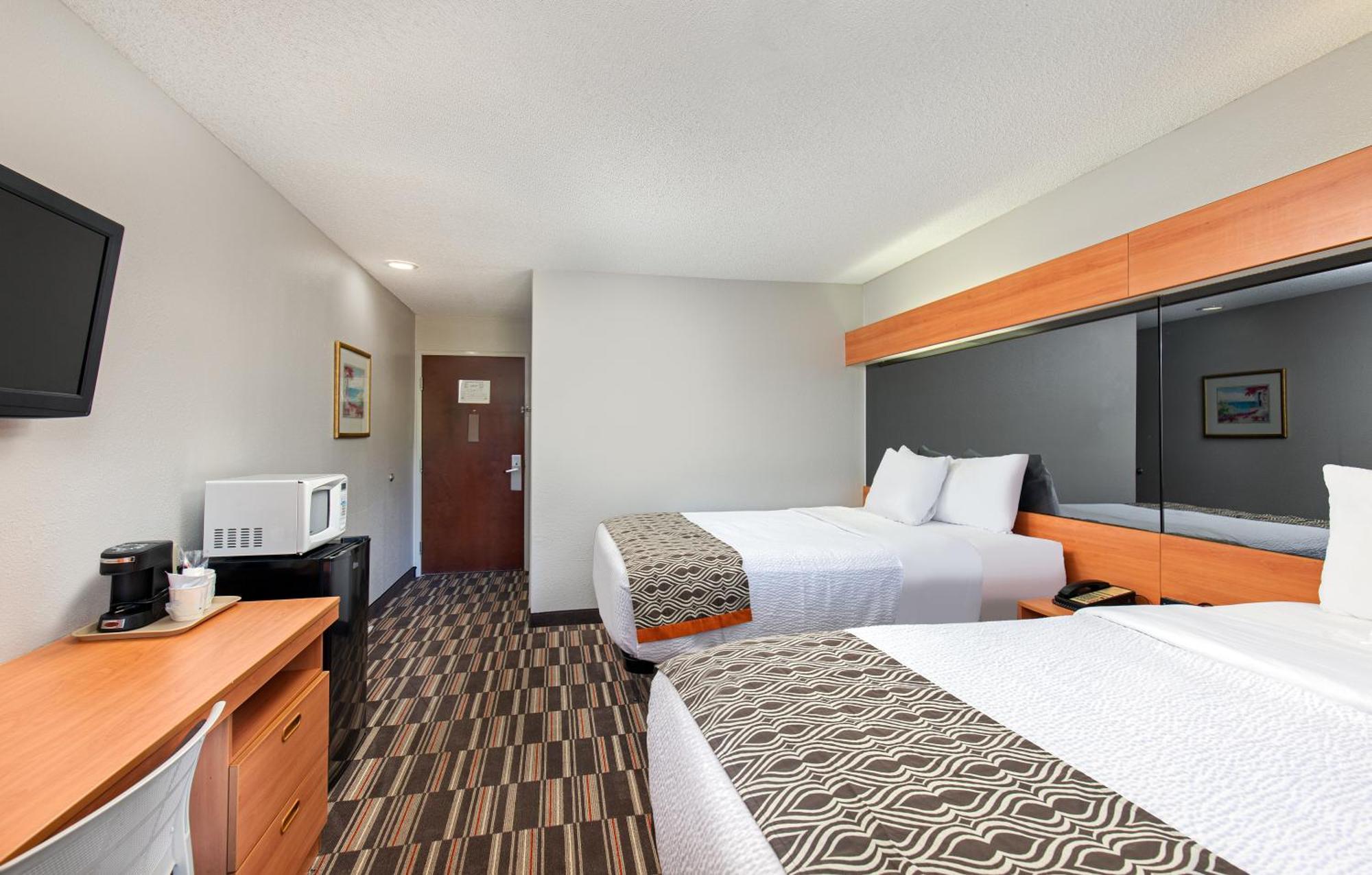 Hotel Microtel And By Wyndham - Cordova 2*