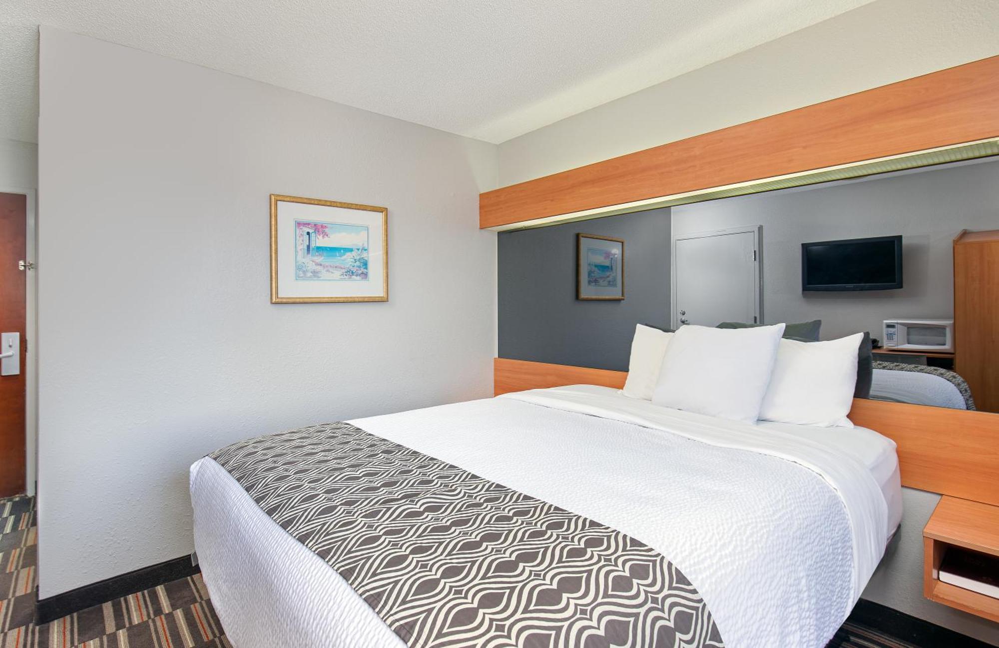 Microtel And By Wyndham - Cordova